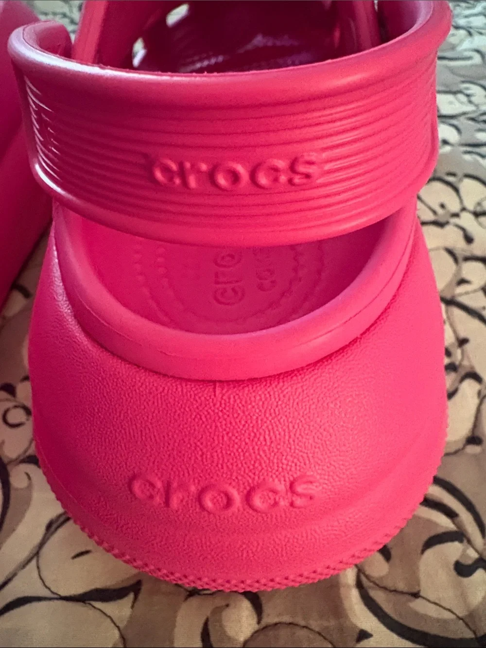 Size 7, women’s five men, hot pink CROCS classic crush clogs platform